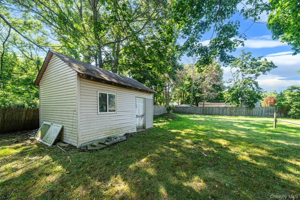 1641 E 3rd Avenue Bay Shore, NY 11706