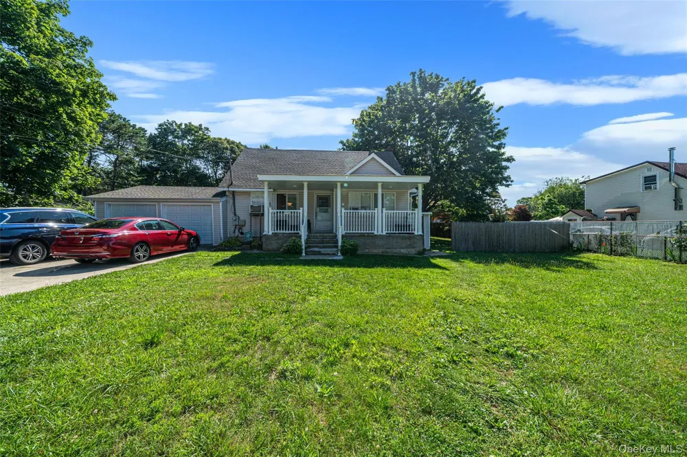1641 E 3rd Avenue Bay Shore, NY 11706