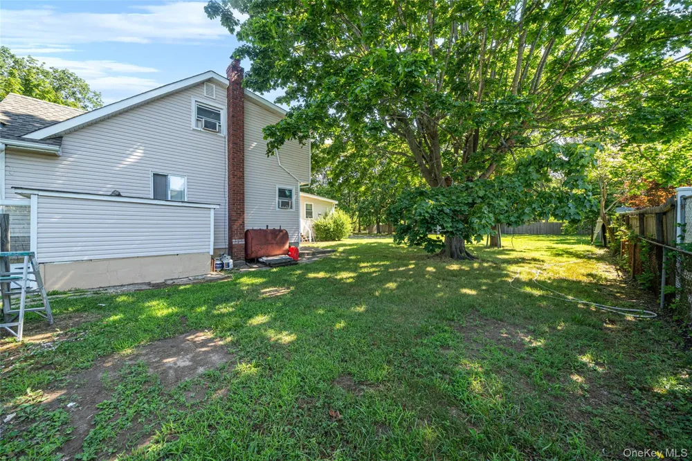1641 E 3rd Avenue Bay Shore, NY 11706