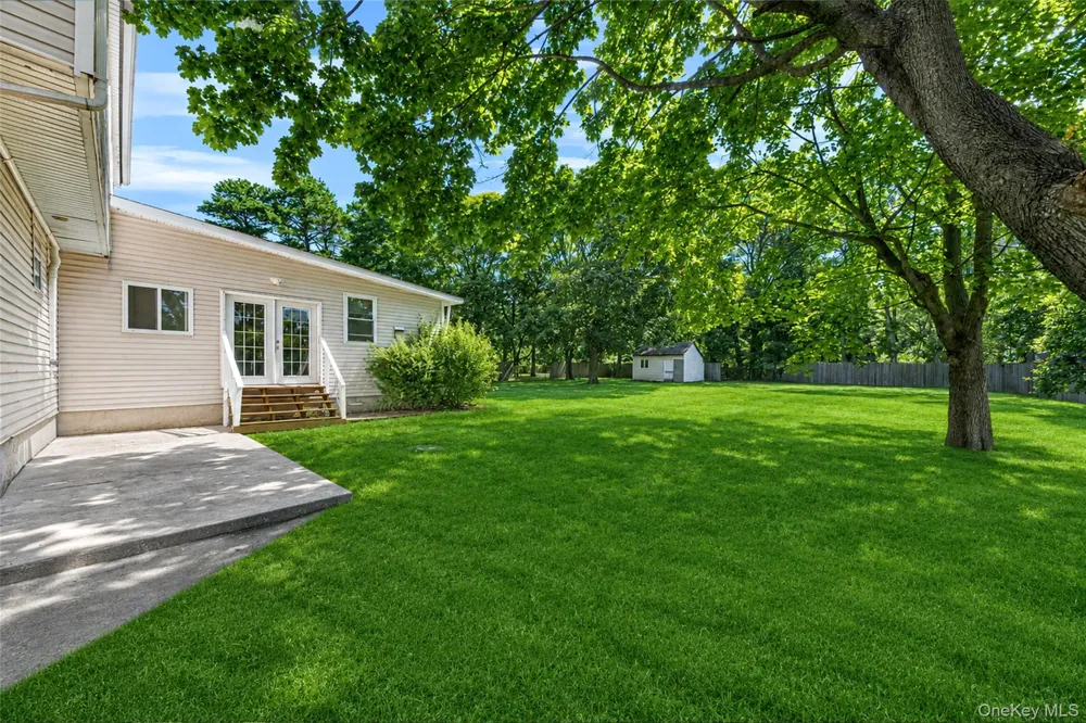 1641 E 3rd Avenue Bay Shore, NY 11706