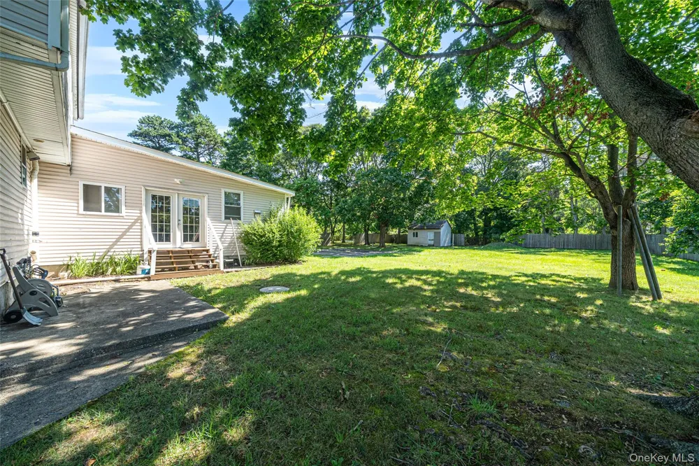 1641 E 3rd Avenue Bay Shore, NY 11706