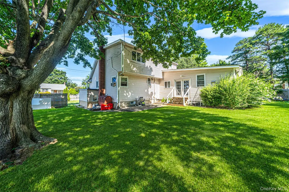 1641 E 3rd Avenue Bay Shore, NY 11706