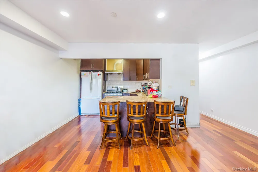 71-19 162 STREET #3D Fresh Meadows, NY 11365