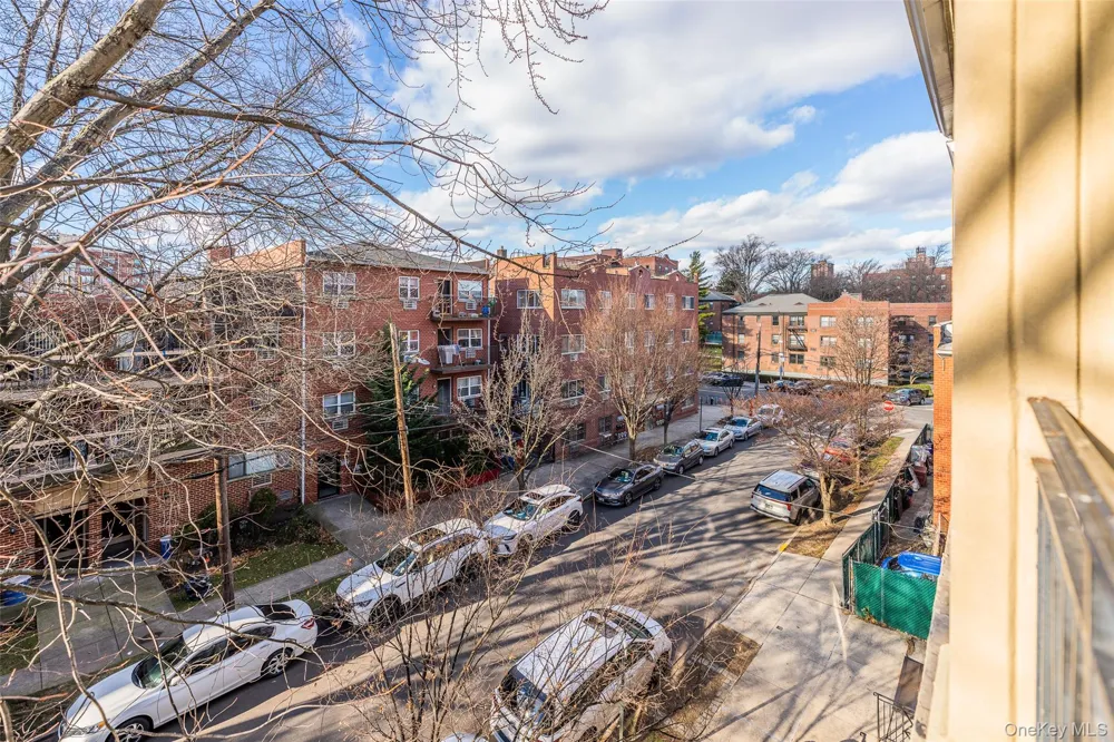71-19 162 STREET #3D Fresh Meadows, NY 11365