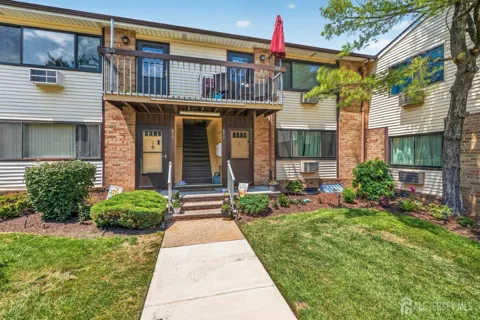 818 Cricket Lane