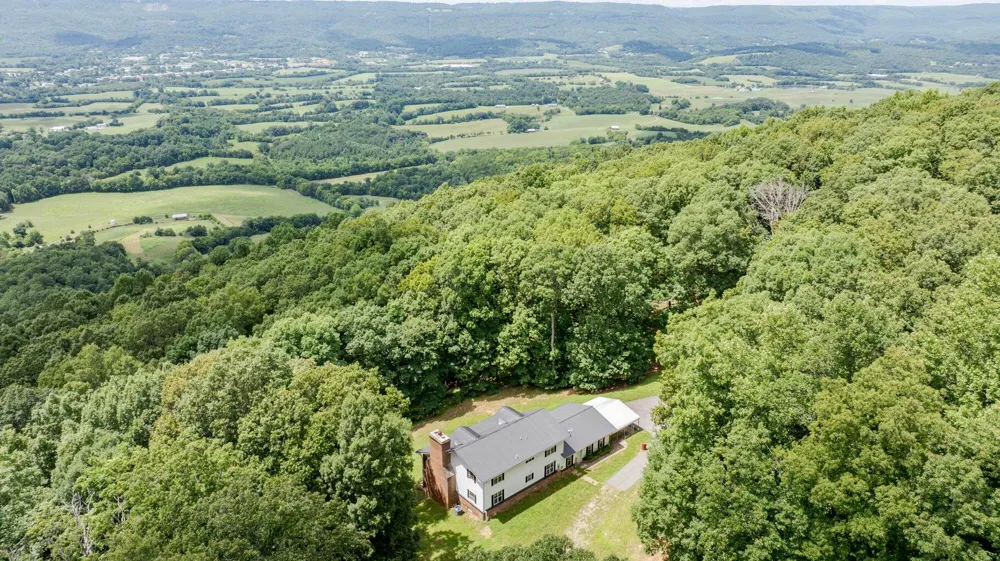 165 Paglen Ridge Drive Pikeville, TN 37367