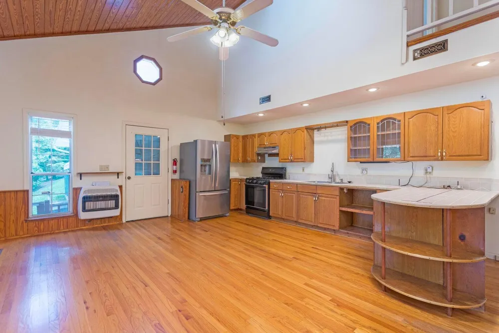 165 Paglen Ridge Drive Pikeville, TN 37367