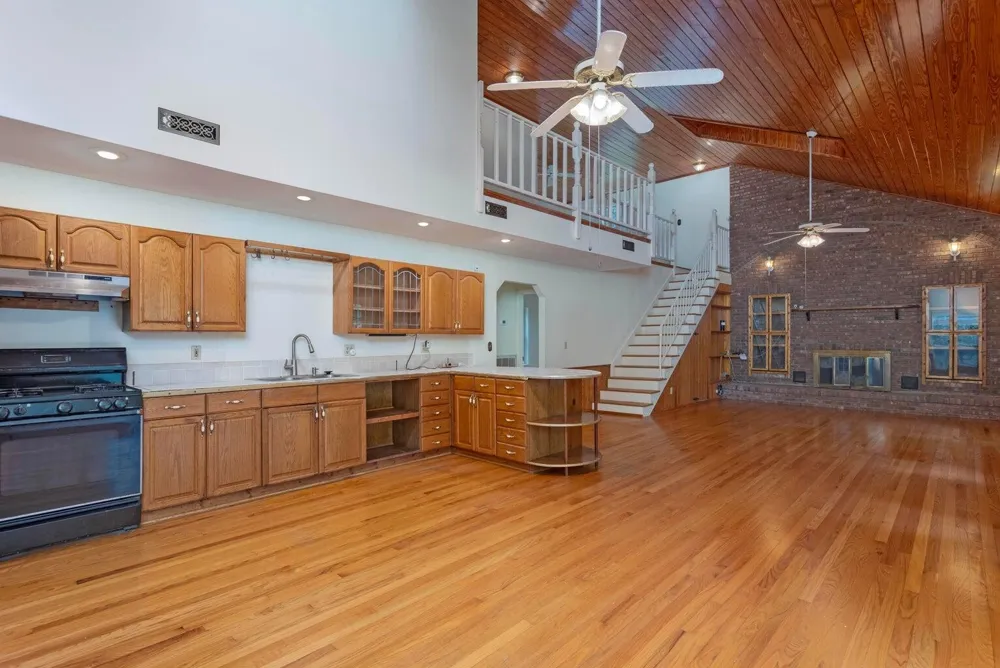 165 Paglen Ridge Drive Pikeville, TN 37367