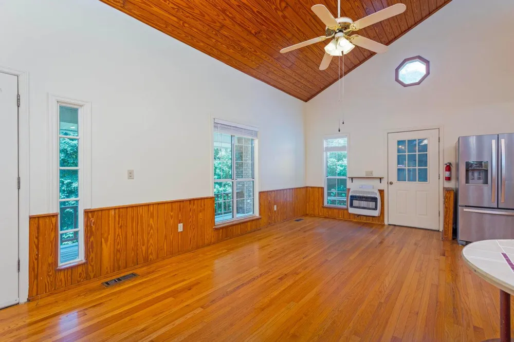 165 Paglen Ridge Drive Pikeville, TN 37367
