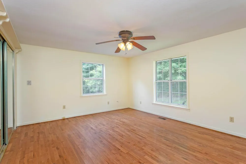 165 Paglen Ridge Drive Pikeville, TN 37367