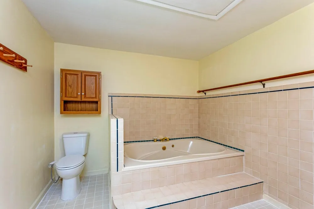 165 Paglen Ridge Drive Pikeville, TN 37367