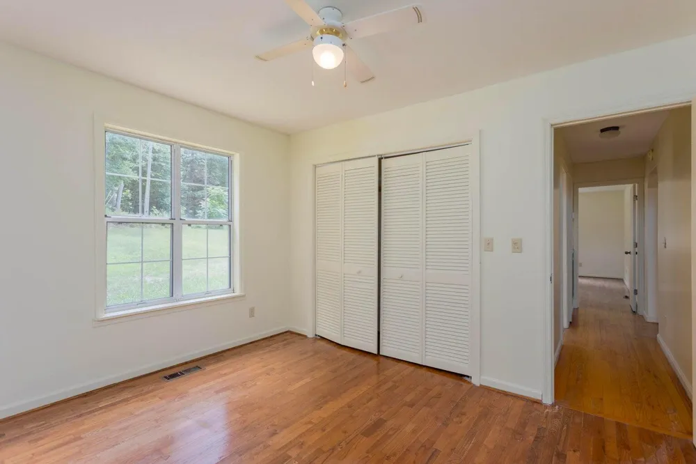 165 Paglen Ridge Drive Pikeville, TN 37367