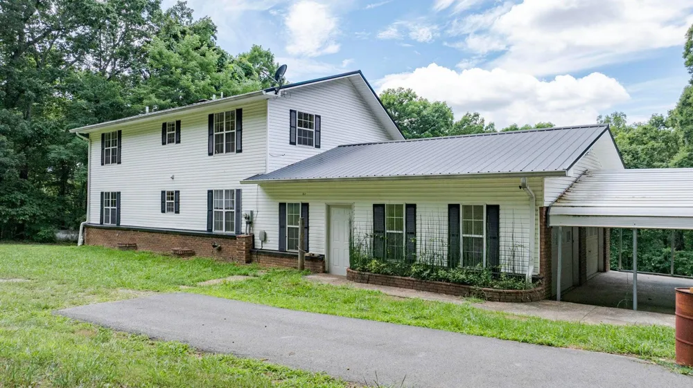 165 Paglen Ridge Drive Pikeville, TN 37367