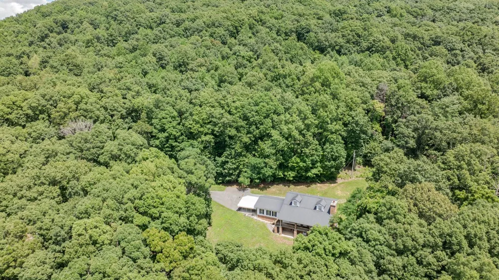 165 Paglen Ridge Drive Pikeville, TN 37367