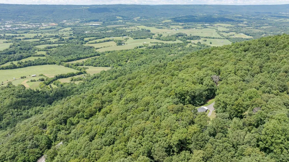 165 Paglen Ridge Drive Pikeville, TN 37367