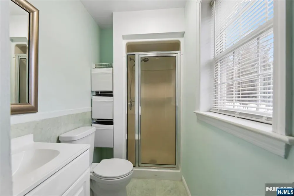 127 Clark Avenue Old Tappan, NJ 07675