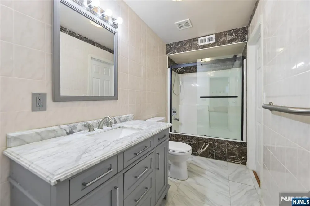 127 Clark Avenue Old Tappan, NJ 07675