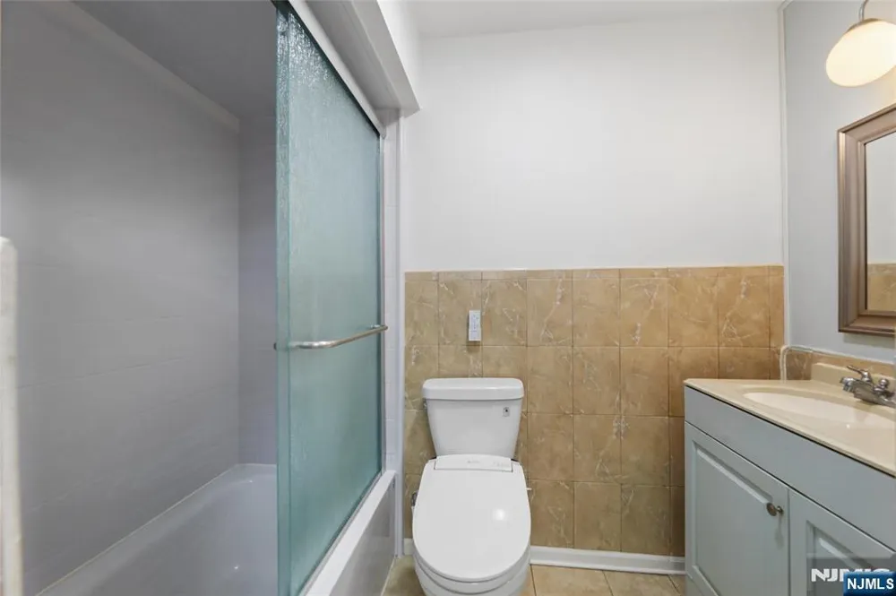 127 Clark Avenue Old Tappan, NJ 07675