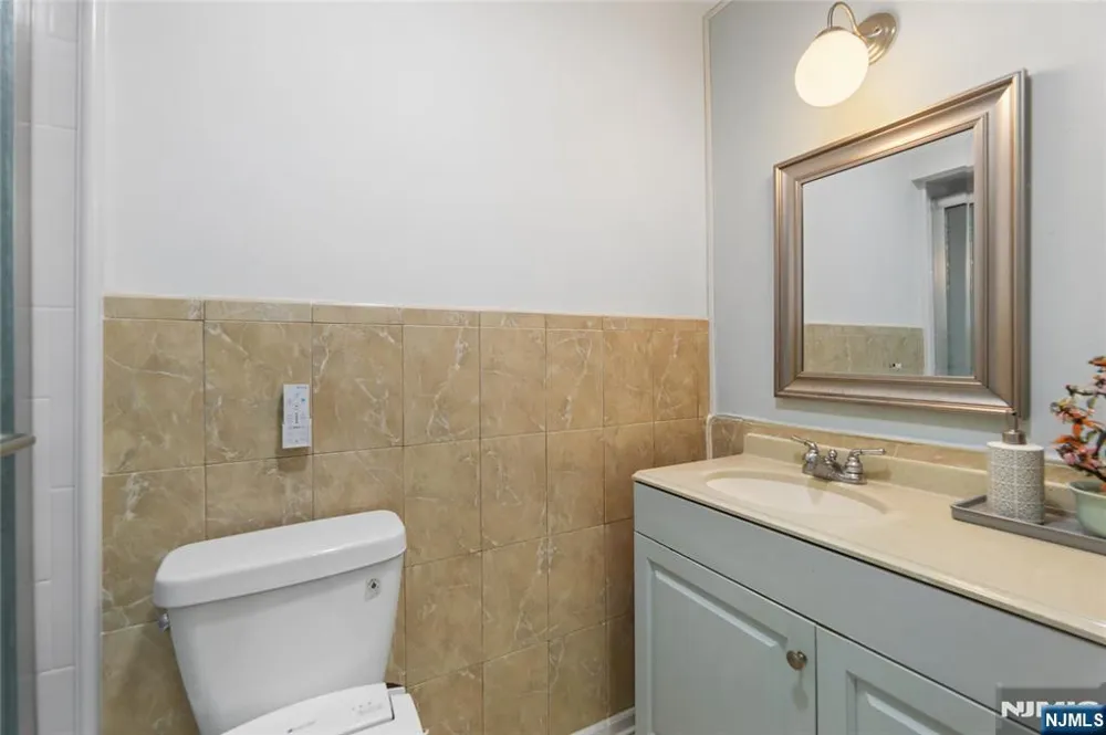 127 Clark Avenue Old Tappan, NJ 07675