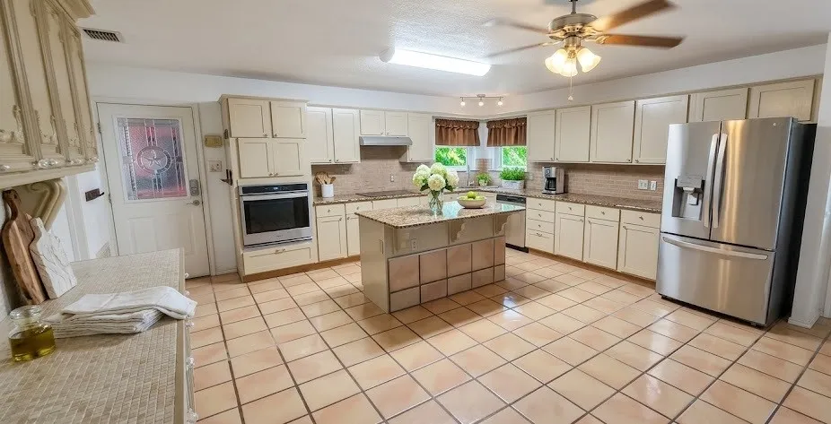 718 E County Road 2340 Riviera, TX 78379