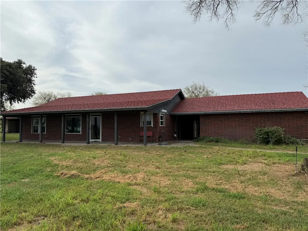 718 E County Road 2340 Riviera, TX 78379