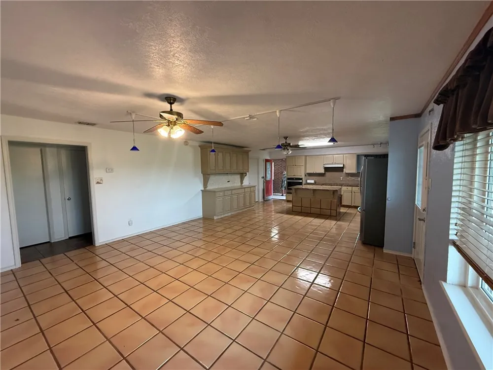 718 E County Road 2340 Riviera, TX 78379