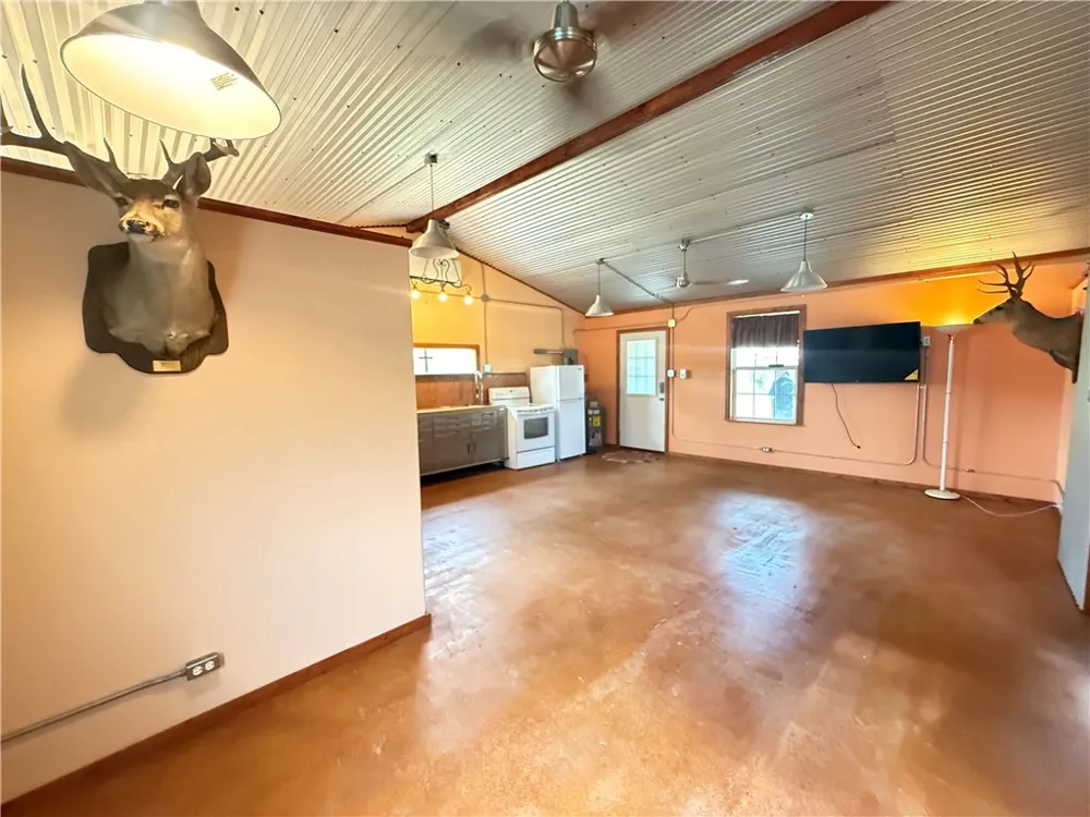 718 E County Road 2340 Riviera, TX 78379