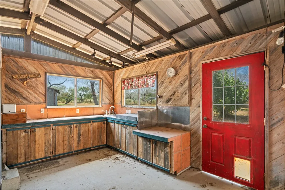 718 E County Road 2340 Riviera, TX 78379
