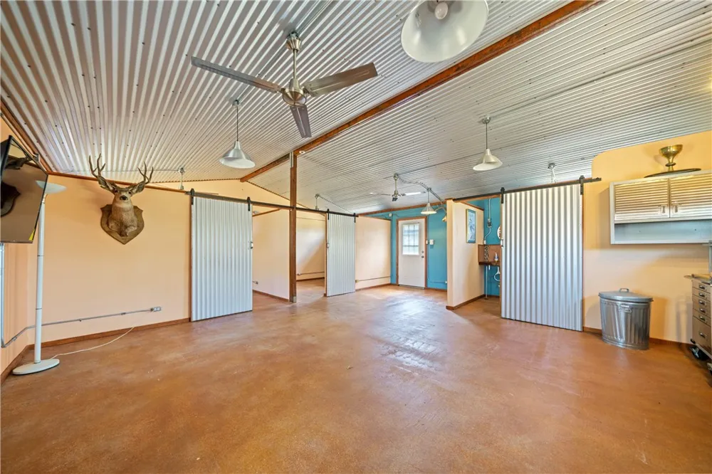 718 E County Road 2340 Riviera, TX 78379