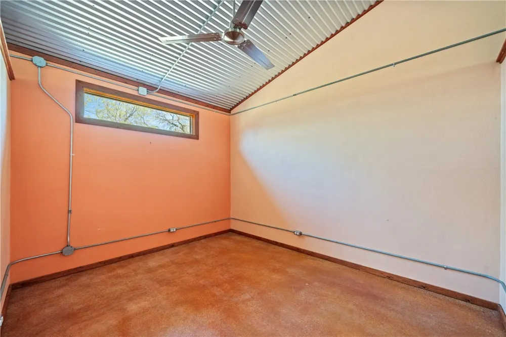 718 E County Road 2340 Riviera, TX 78379