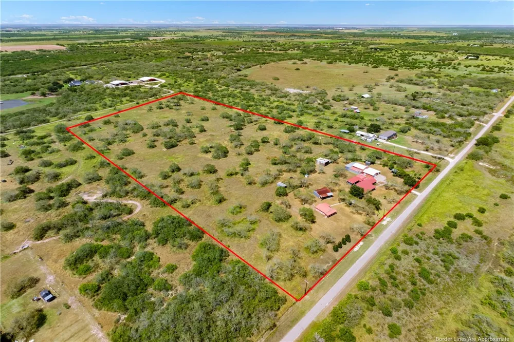 718 E County Road 2340 Riviera, TX 78379