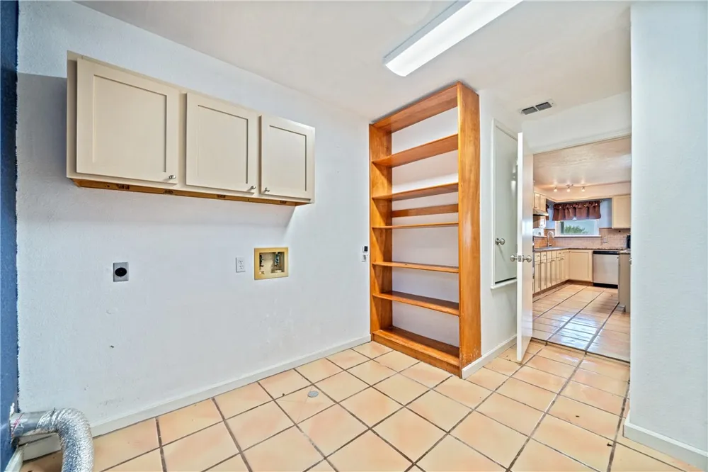 718 E County Road 2340 Riviera, TX 78379
