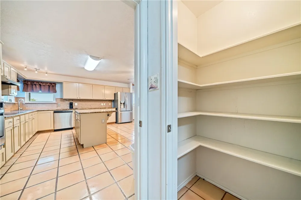 718 E County Road 2340 Riviera, TX 78379