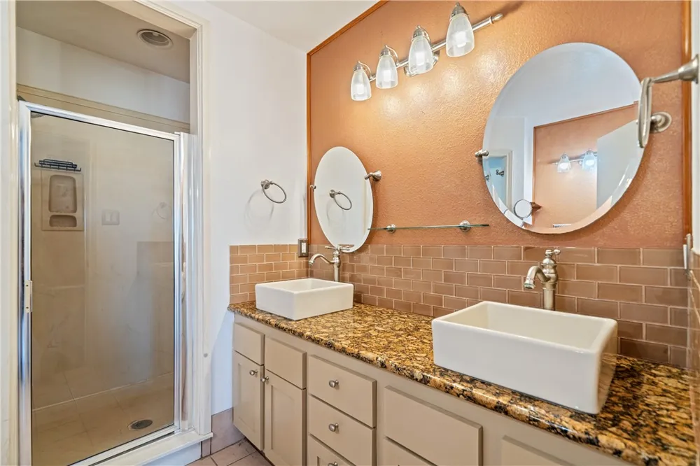 718 E County Road 2340 Riviera, TX 78379