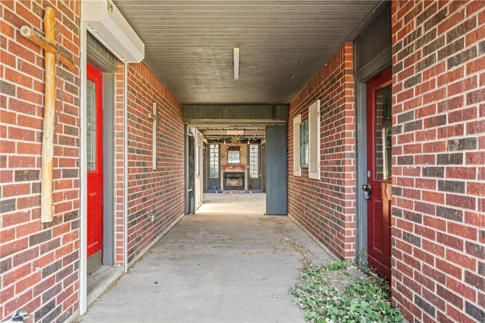 718 E County Road 2340 Riviera, TX 78379