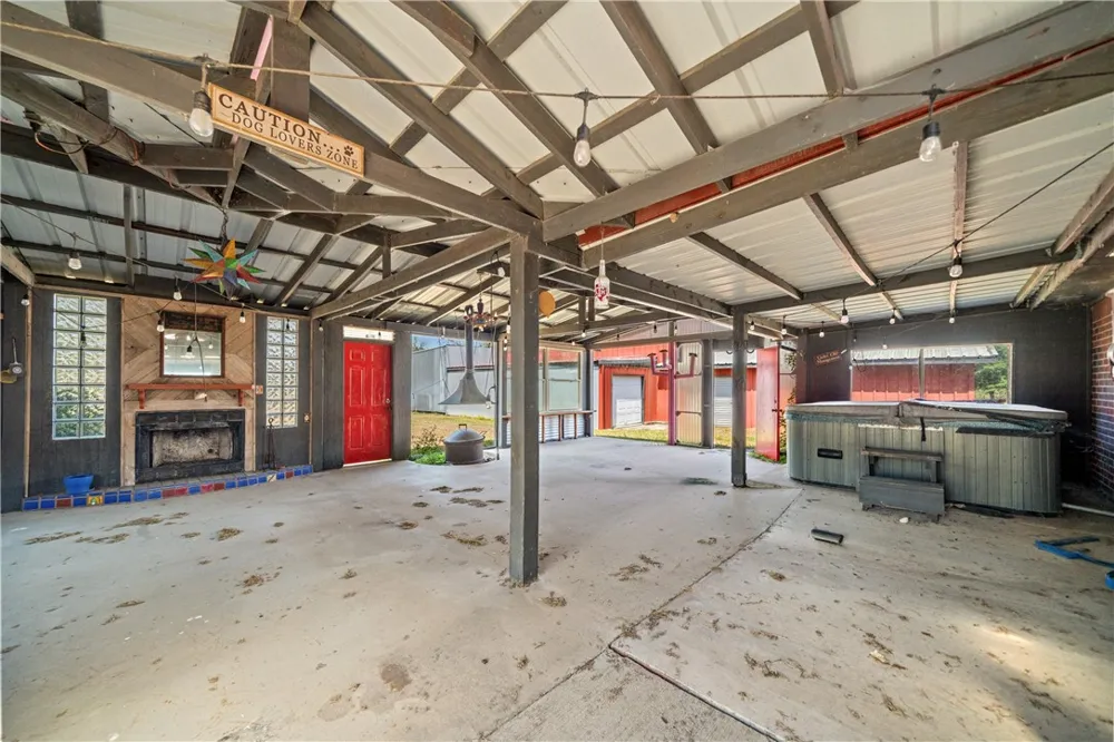 718 E County Road 2340 Riviera, TX 78379