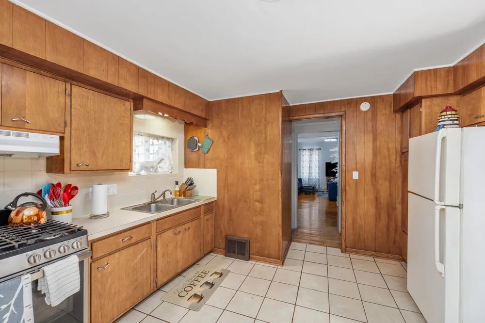 852 Leonard Street NE Grand Rapids, MI 49503