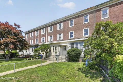 132 4th Avenue