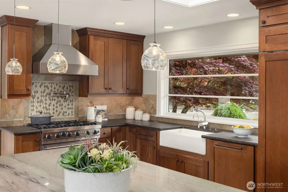61 Cascade Key Bellevue, WA 98006