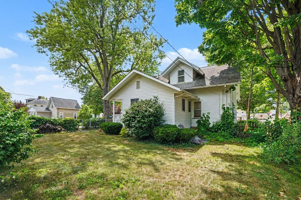 601 Elm Street Three Rivers, MI 49093