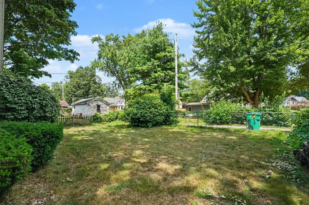 601 Elm Street Three Rivers, MI 49093