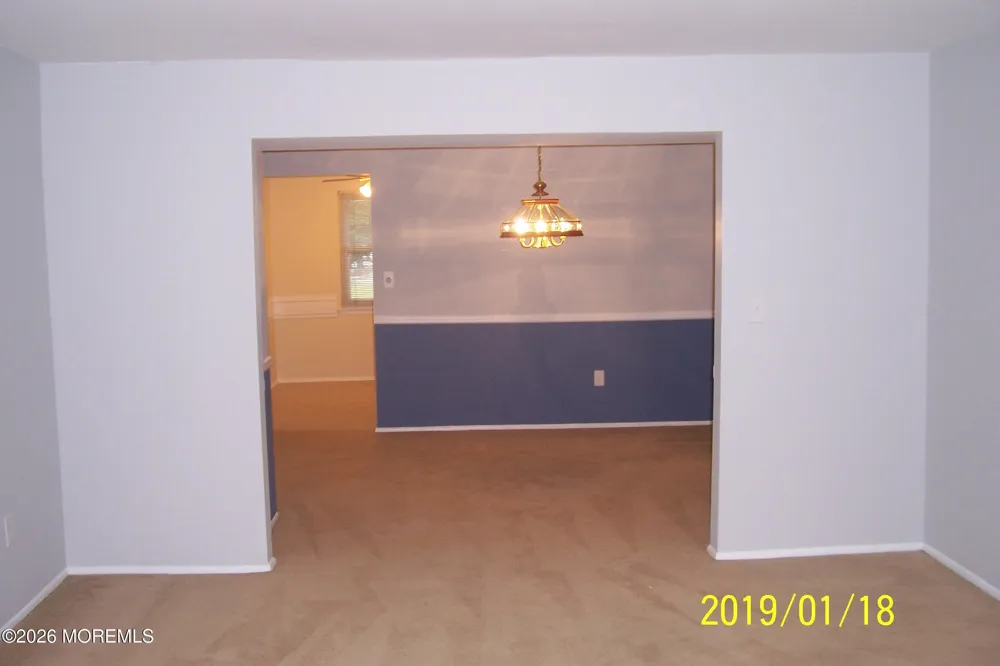 2002 Silver Court #2002 Hamilton, NJ 08690