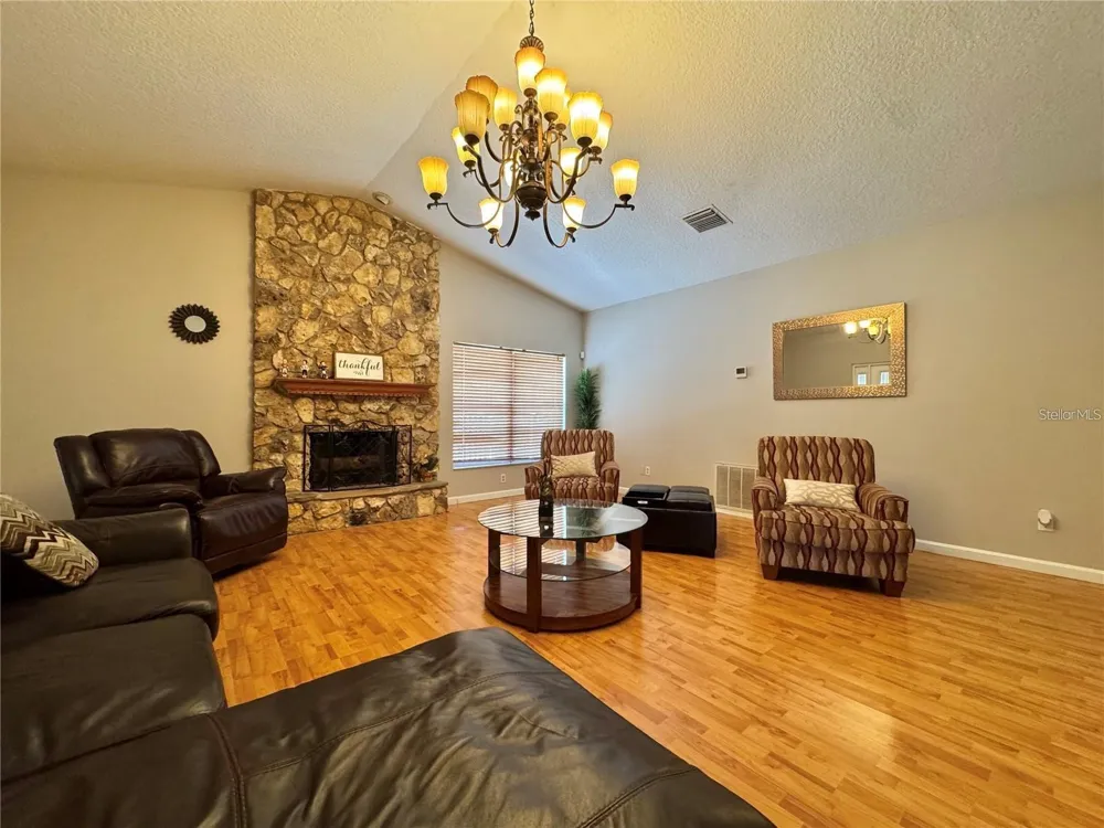 8014 COTE COURT Orlando, FL 32836