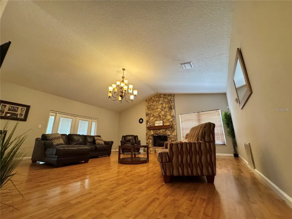 8014 COTE COURT Orlando, FL 32836