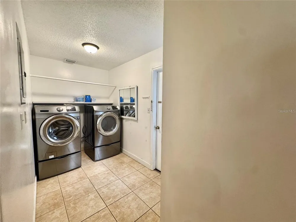 8014 COTE COURT Orlando, FL 32836