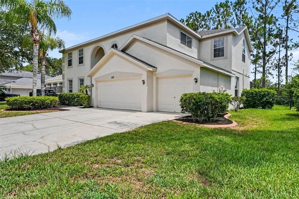 6112 CEZANNE AVENUE Lutz, FL 33558