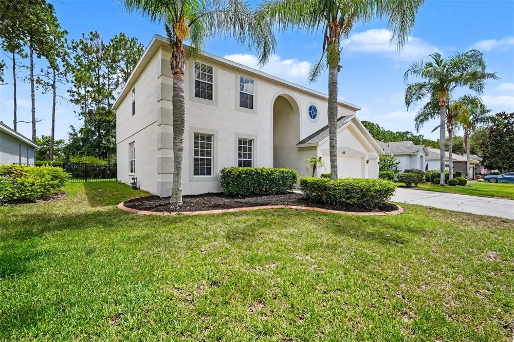 6112 CEZANNE AVENUE Lutz, FL 33558