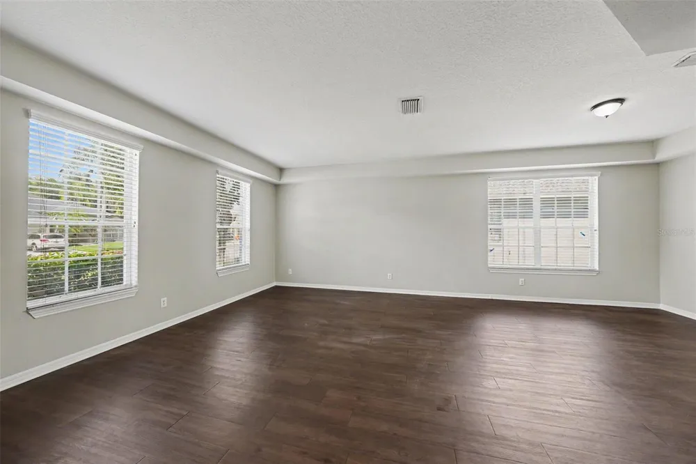 6112 CEZANNE AVENUE Lutz, FL 33558