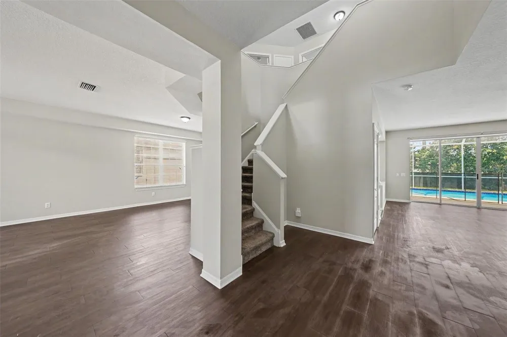 6112 CEZANNE AVENUE Lutz, FL 33558