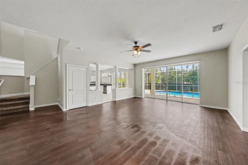 6112 CEZANNE AVENUE Lutz, FL 33558